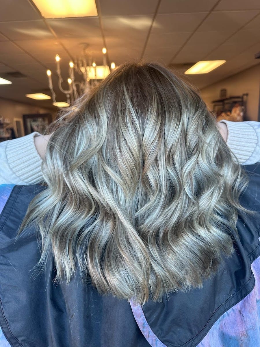 Salon 81