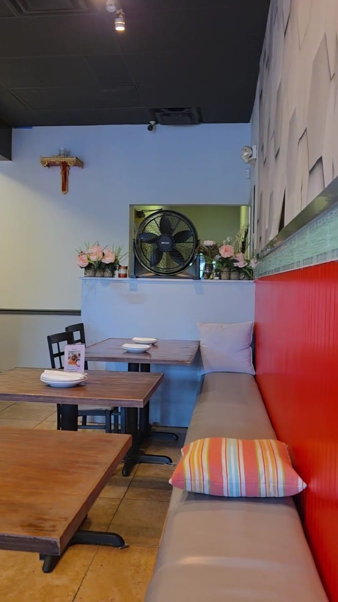 Thoom Thai & Sushi, photo 2