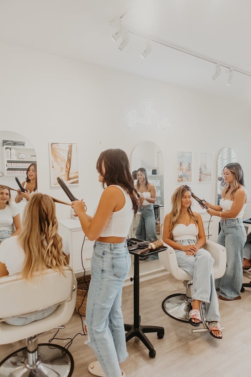 The Beach Vibe Salon, photo 2