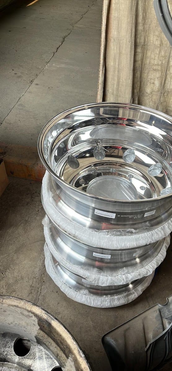 Brothers Truck & Trailer Tire Services Ltd., photo 4