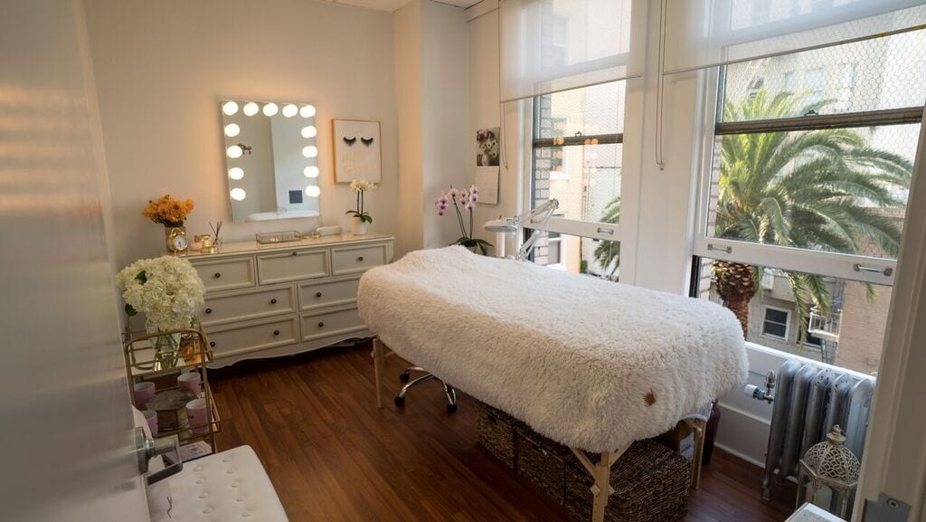 Love + Lashes Beauty Studio, photo 2