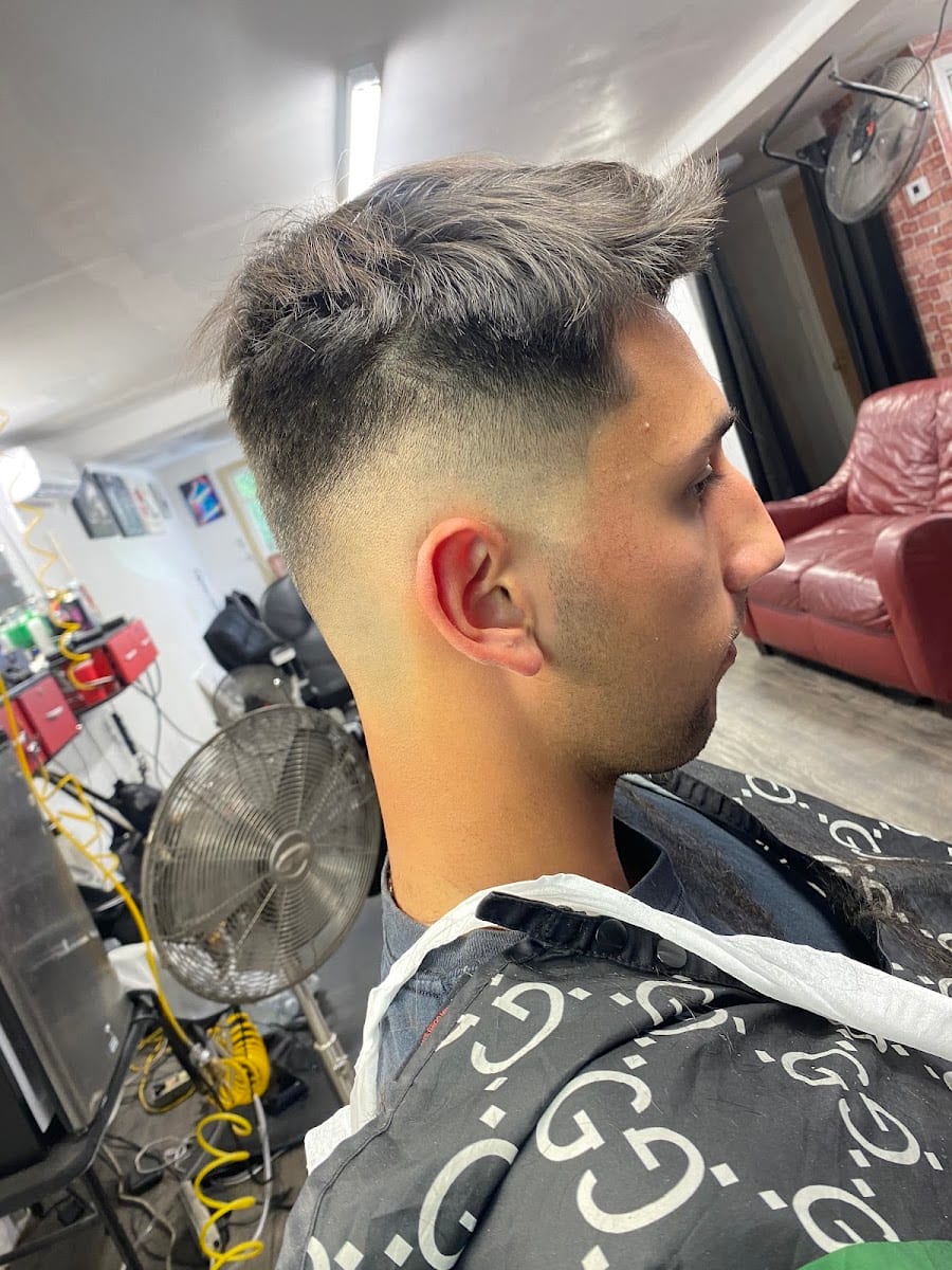Fresh Playa Cutz (Telly The Barber)