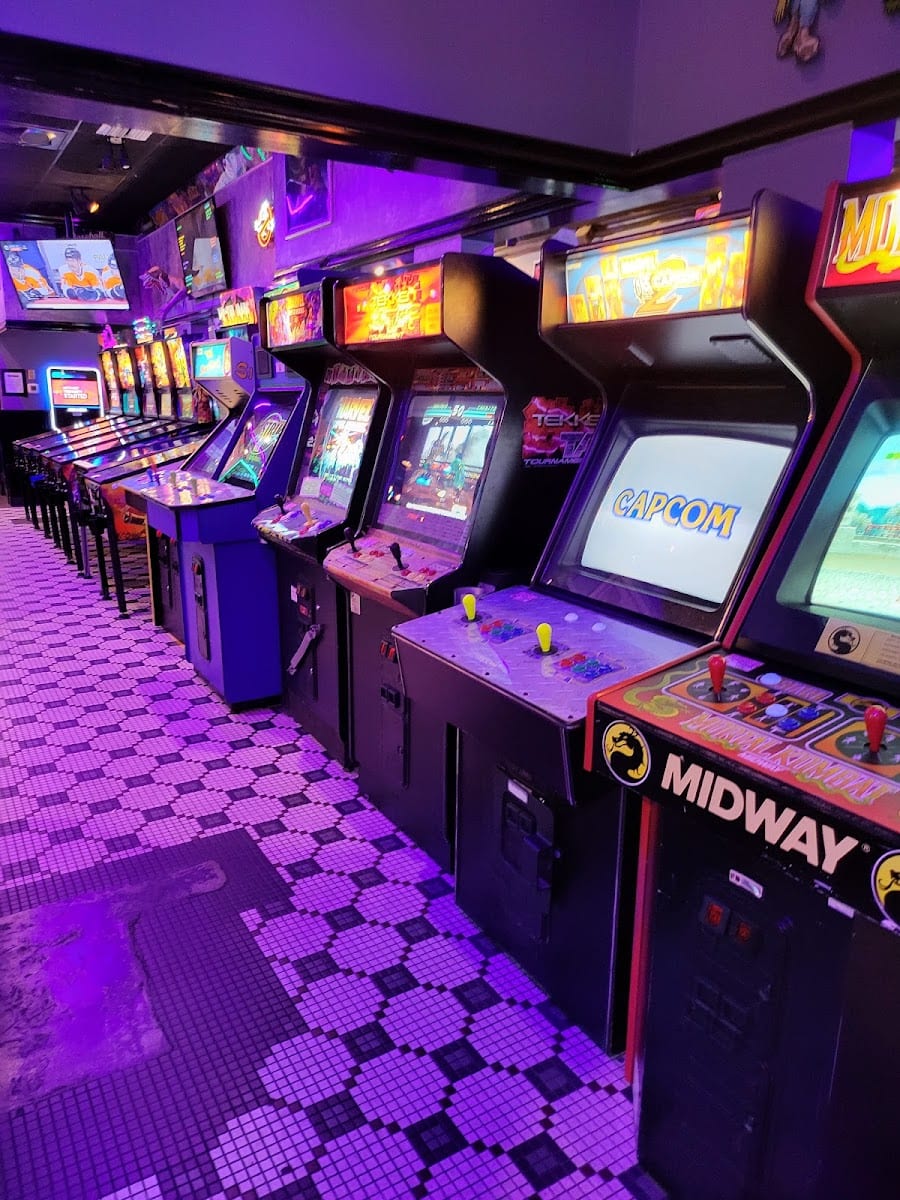 LeaderBoard Arcade Bar & Pizzeria