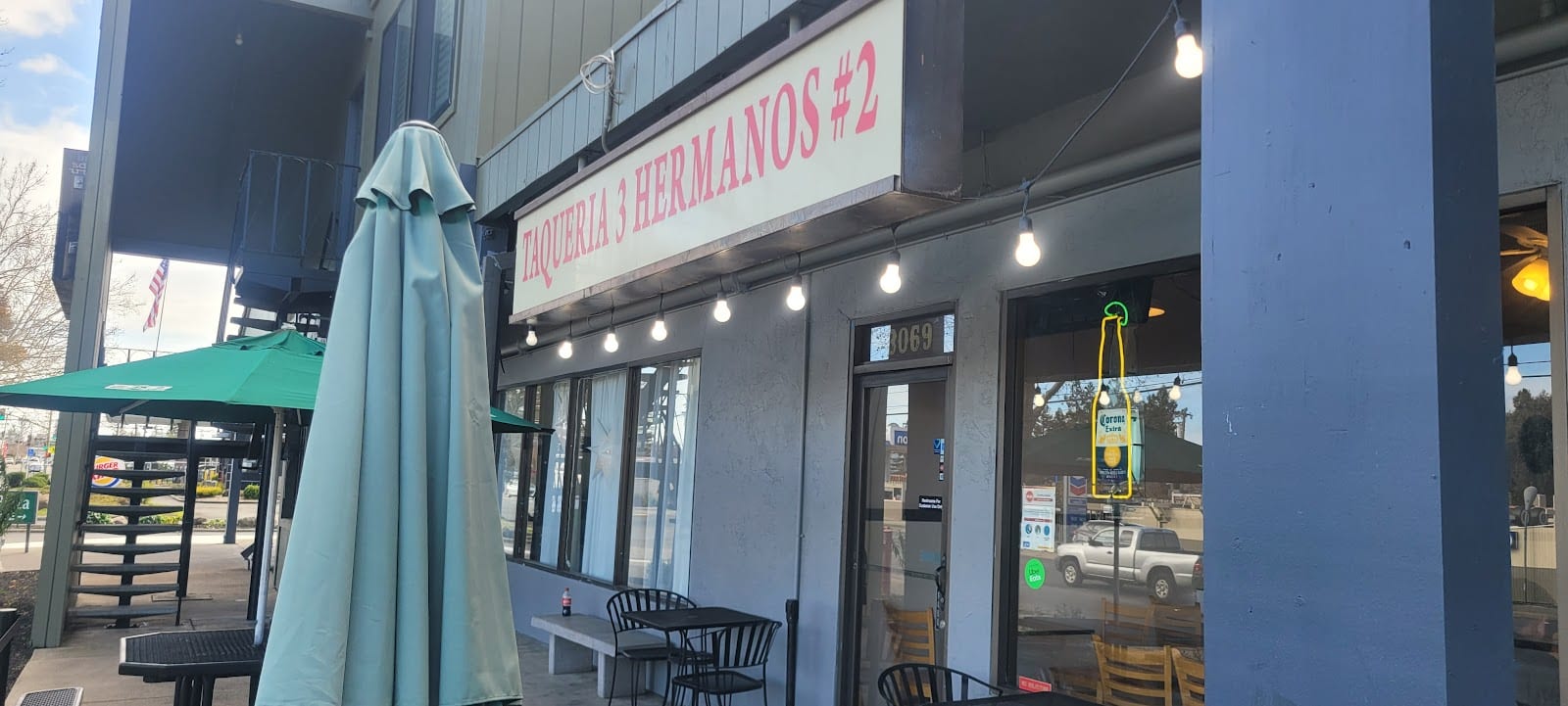 Taqueria 3 Hermanos 2