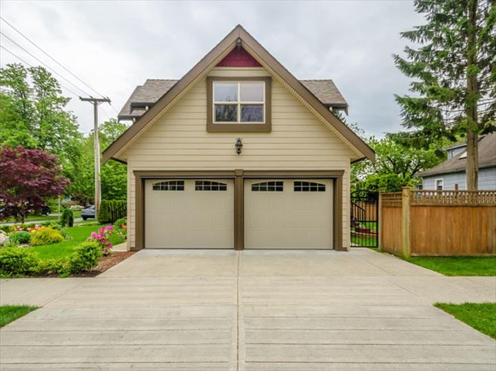 Bob's Garage Doors LLC