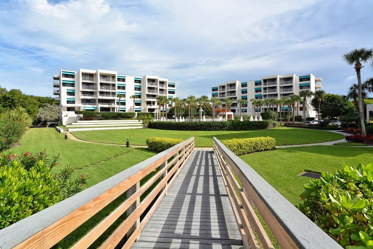 The Leventhal Team Coldwell Banker Global Luxury Realty, photo 2
