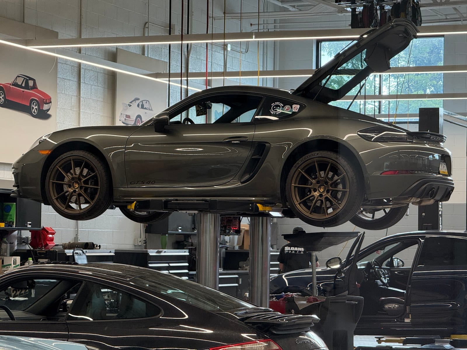 Porsche Warrington Service Center, photo 3