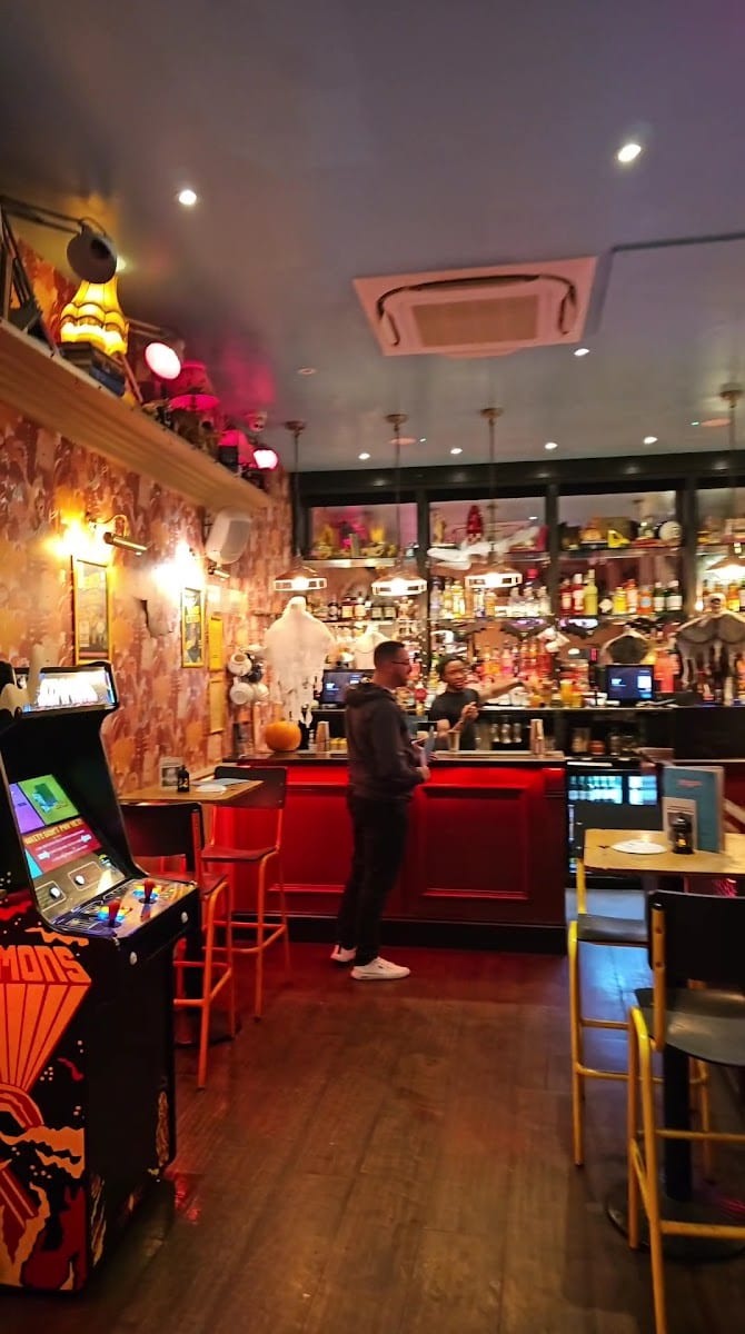 Simmons Bar | Monument, photo 3