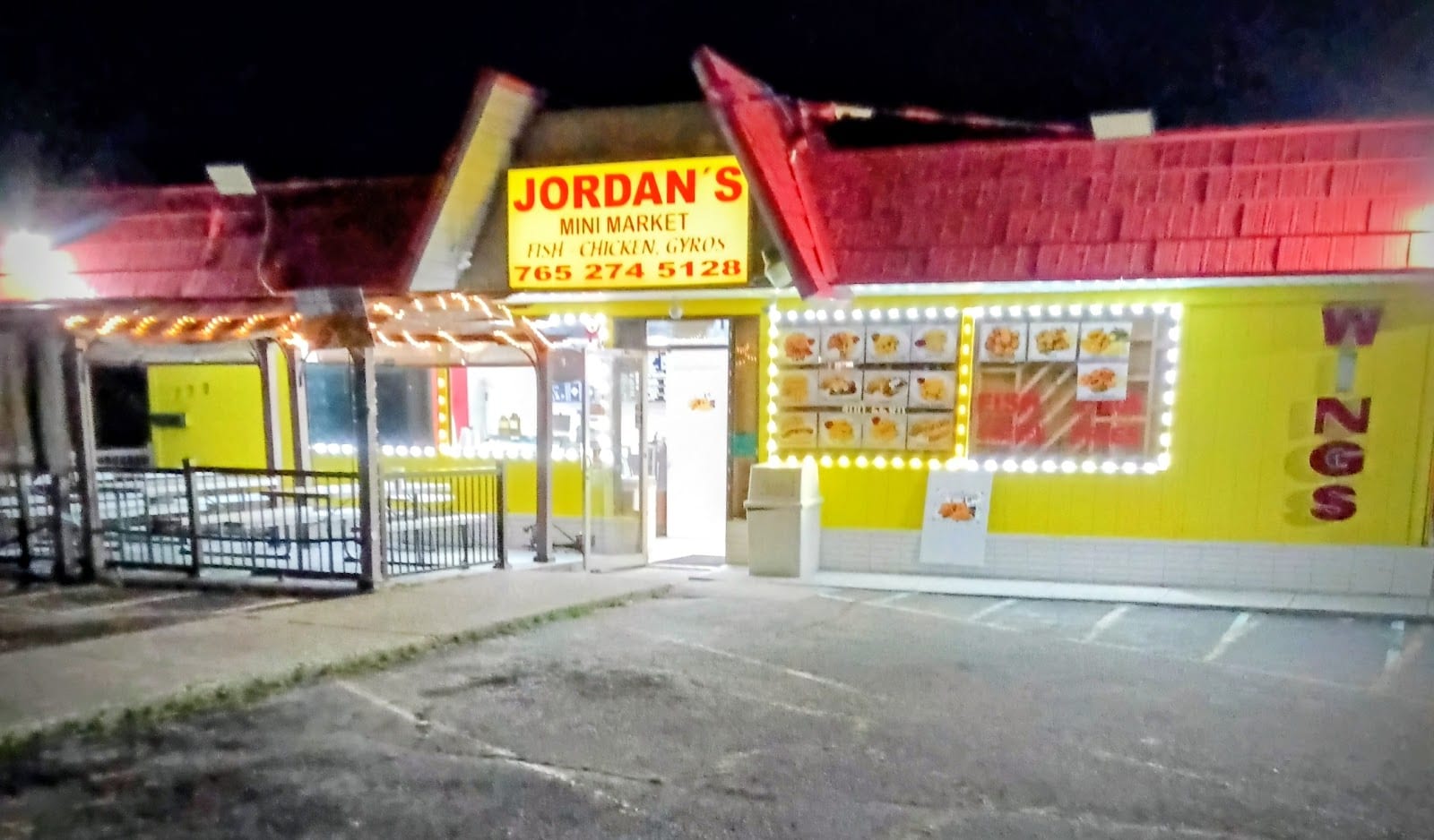 Jordan's Wings and Fish, photo 2