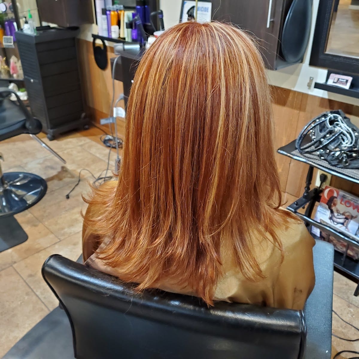 Les Cheveux Salon and Boutique