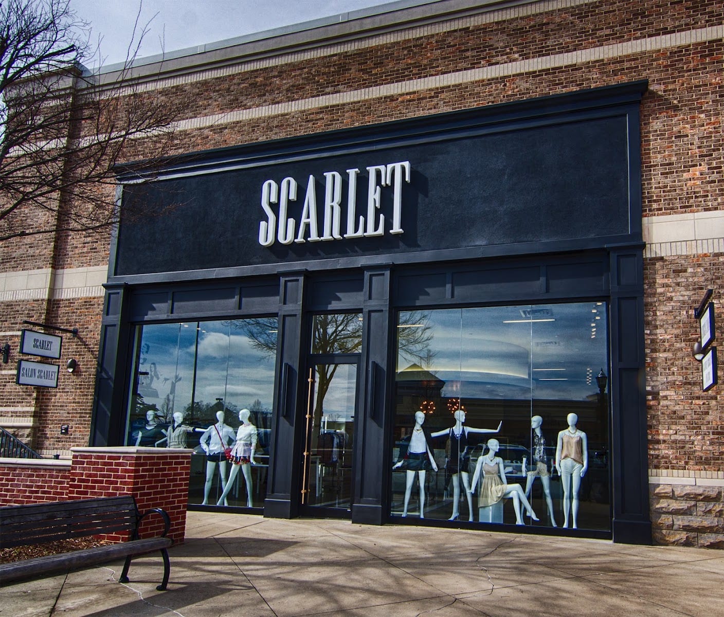Salon Scarlet