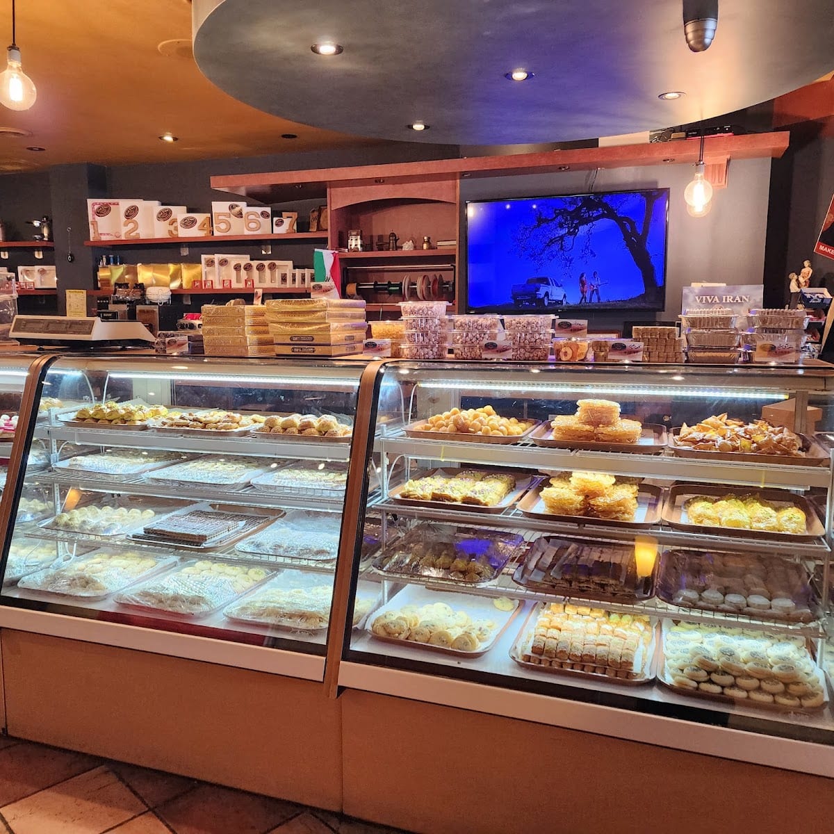 Red Rose Patisserie, photo 3
