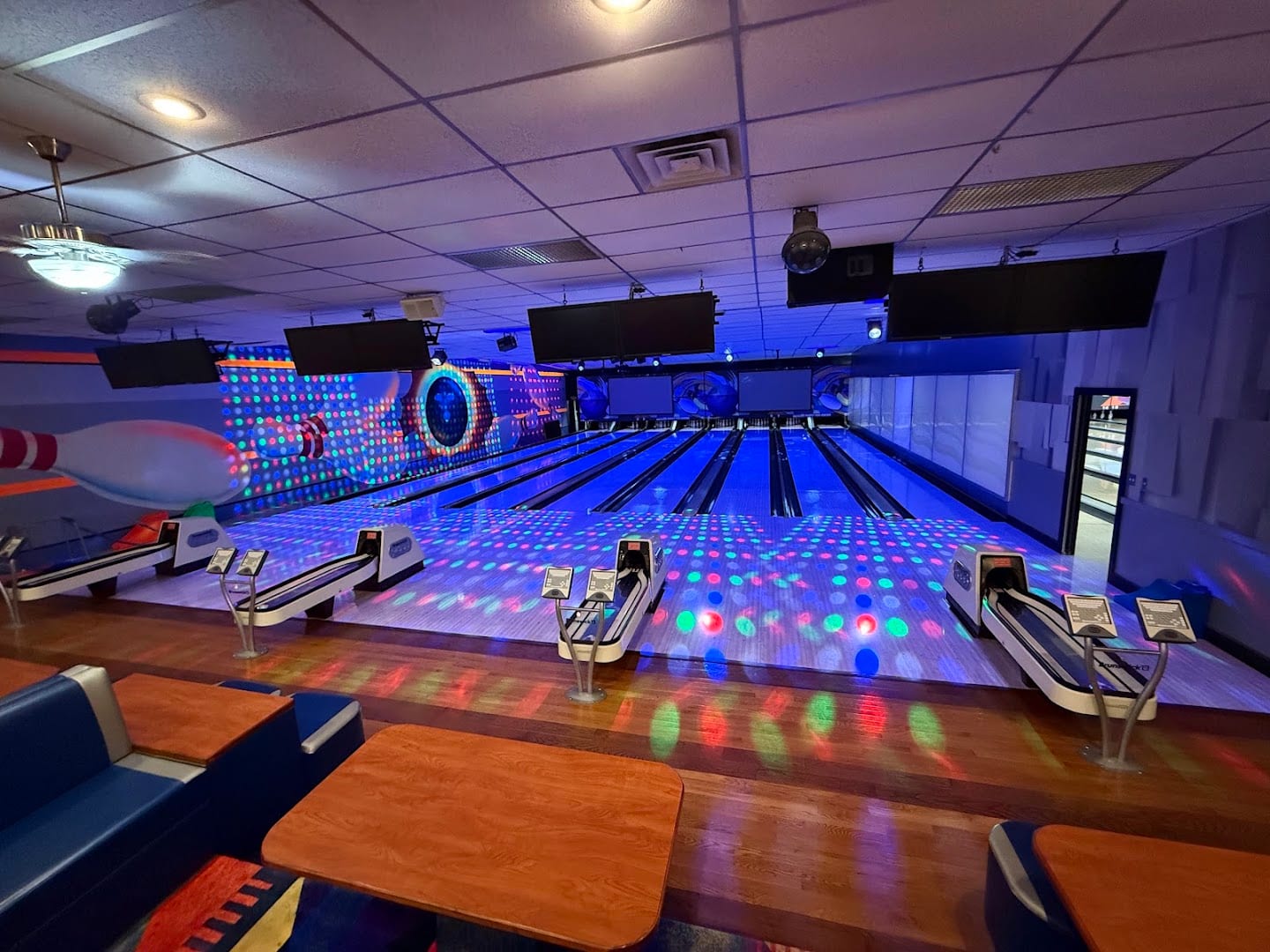 Bowlero Lanes Fun Center/Zap Zone Laser Tag - Battle Creek, photo 4