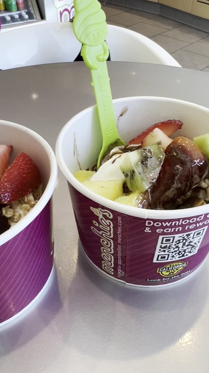 Menchie's Frozen Yogurt, photo 2