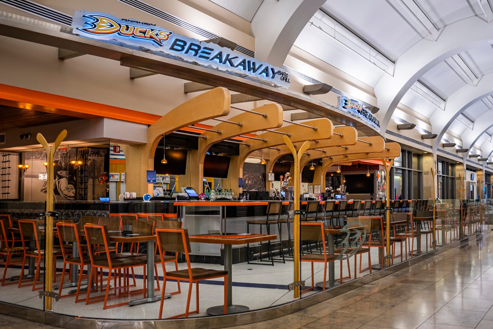 Ducks Breakaway Bar & Grill