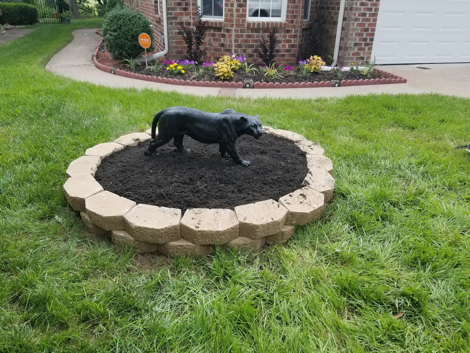 Custom Lawn Manicuring and Design, photo 2