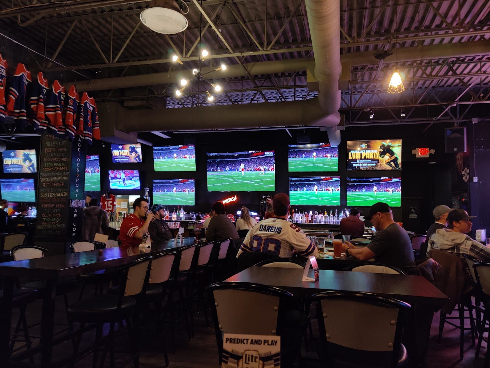 Average Joes Sports Bar, photo 2