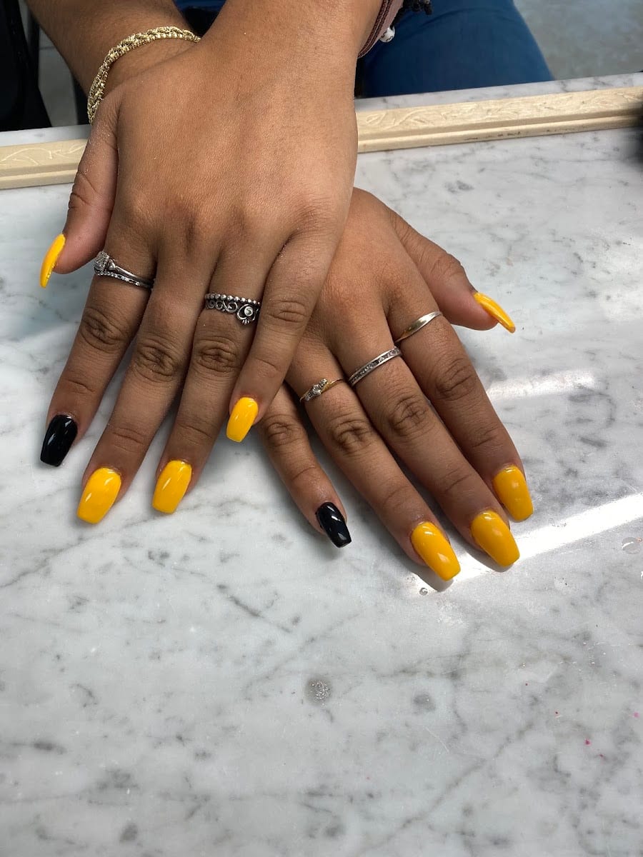 Metro Nails
