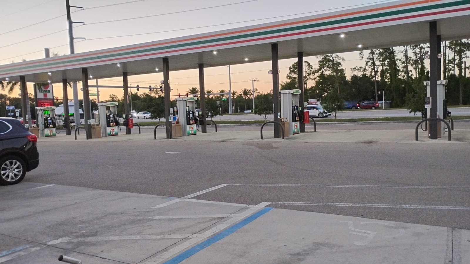 7-Eleven, photo 2