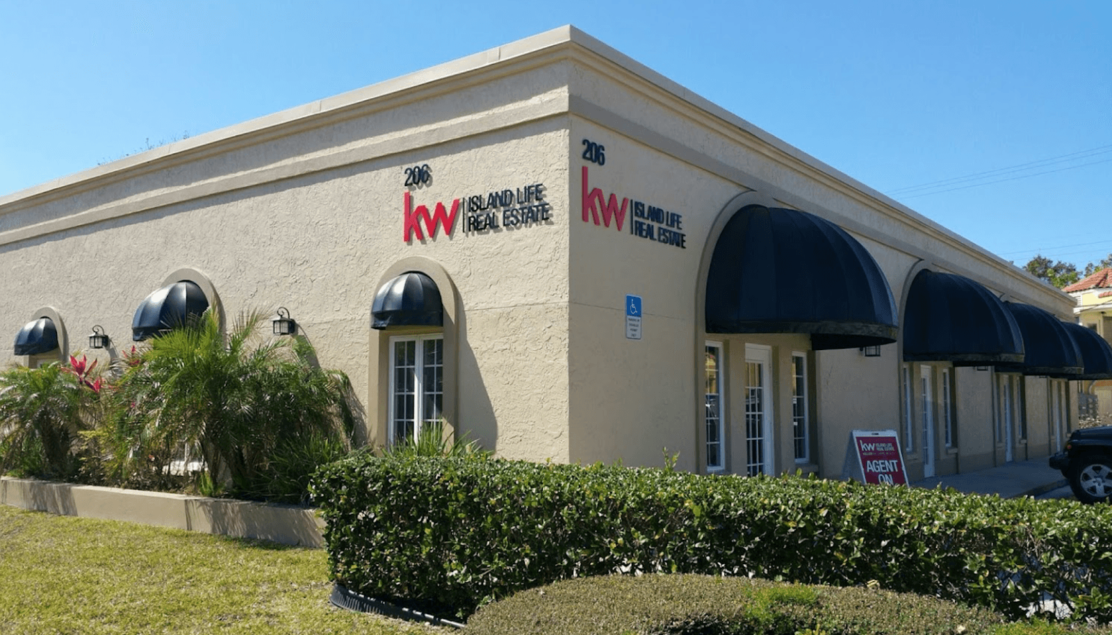 Michelle Hupp, Realtor- CEO of The Hupp Group - Keller Williams Island Life Real Estate