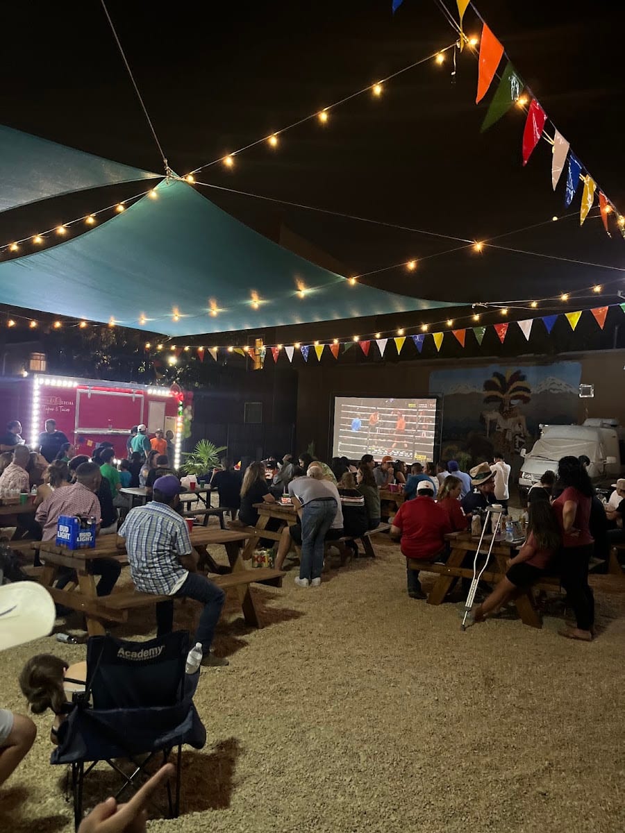 El Zocalo food truck park