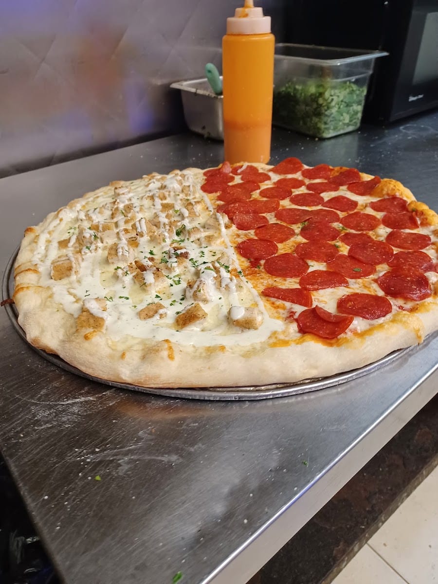 Pioneers Pizza Express, photo 4