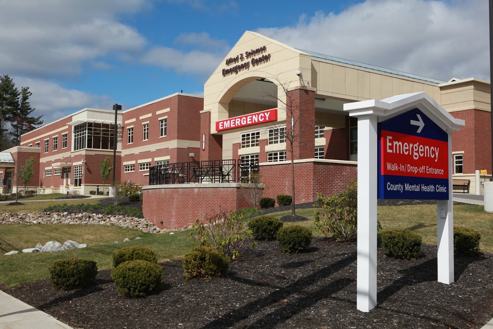 Alfred Z. Solomon Emergency Center, photo 3