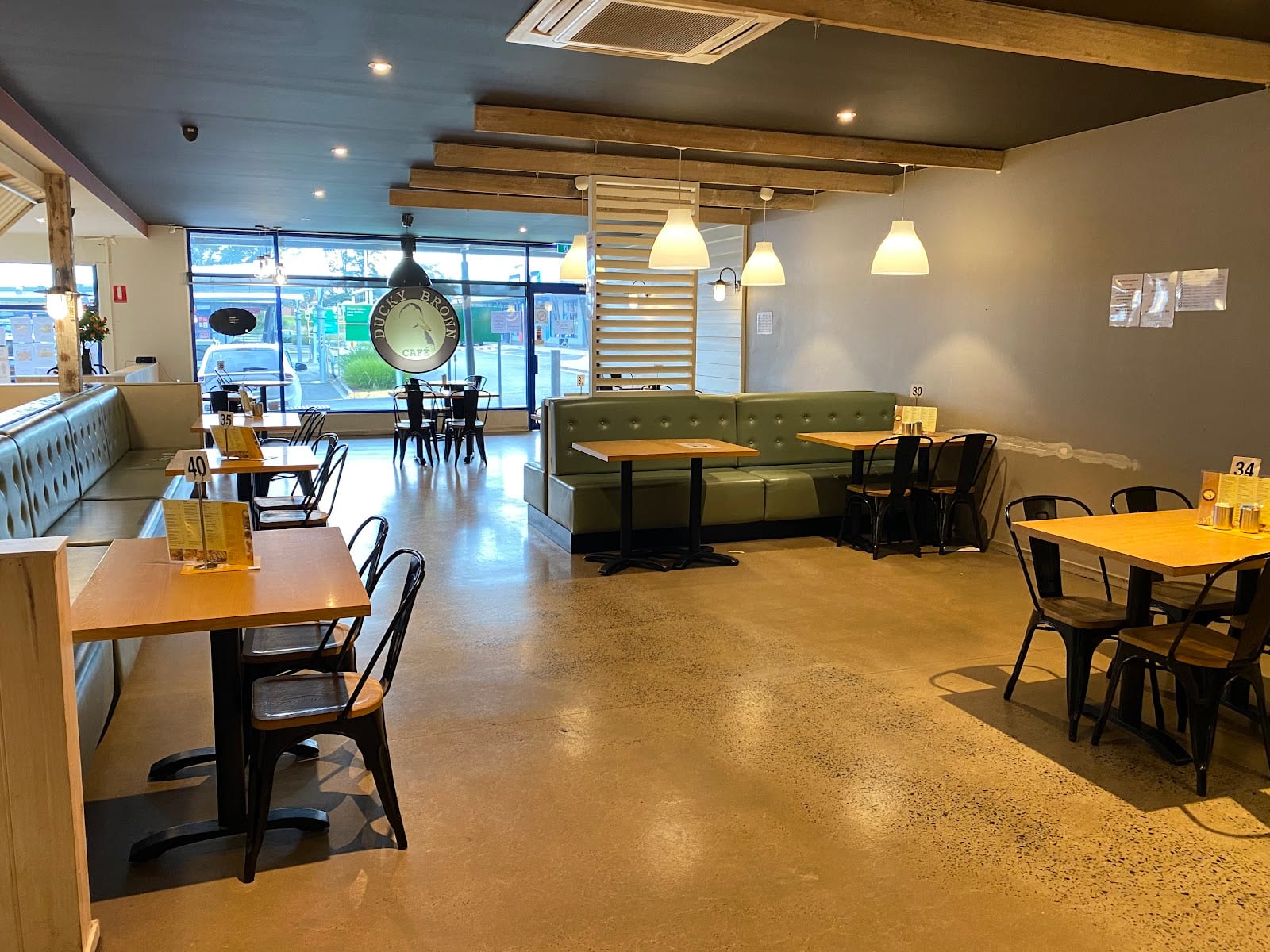 Ducky Brown Cafe
