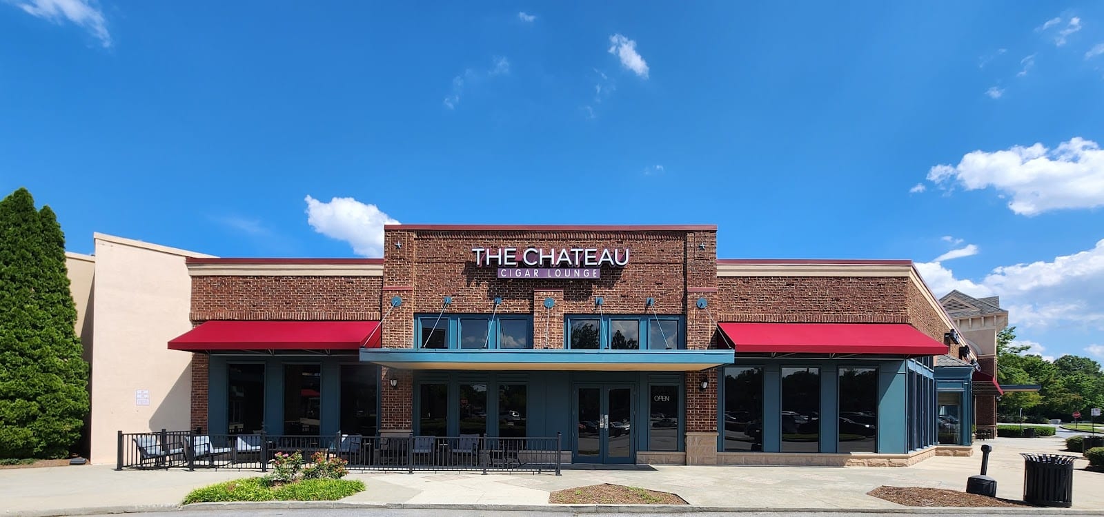 The Chateau Cigar Lounge, photo 2