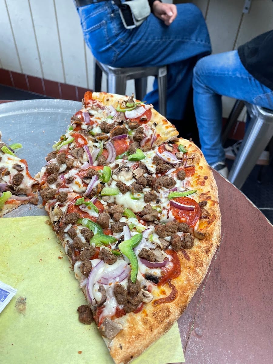 Nizario's Pizza Geary Blvd, photo 4