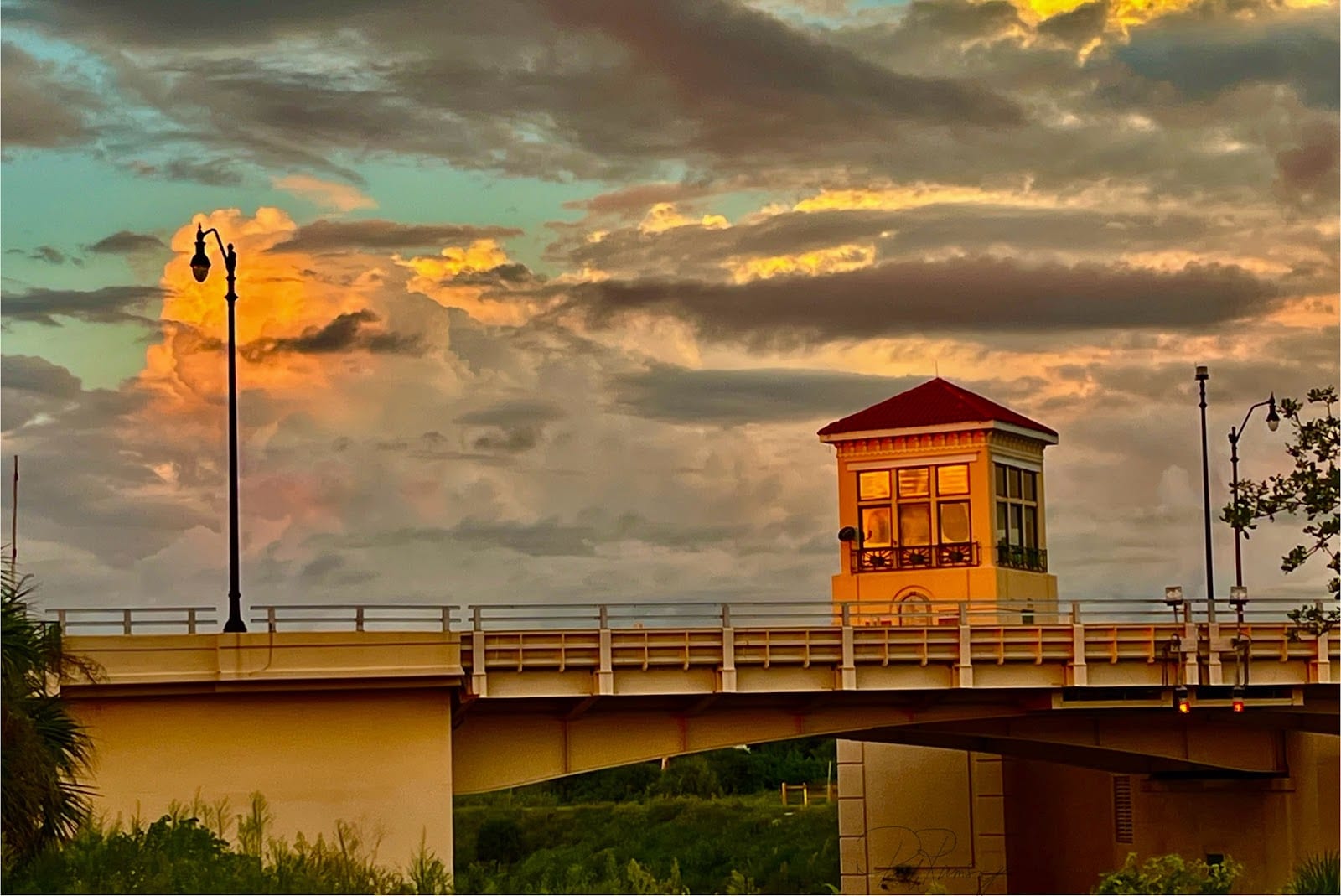 Venetian Waterway Trailhead. Island-side of Circus Bridge