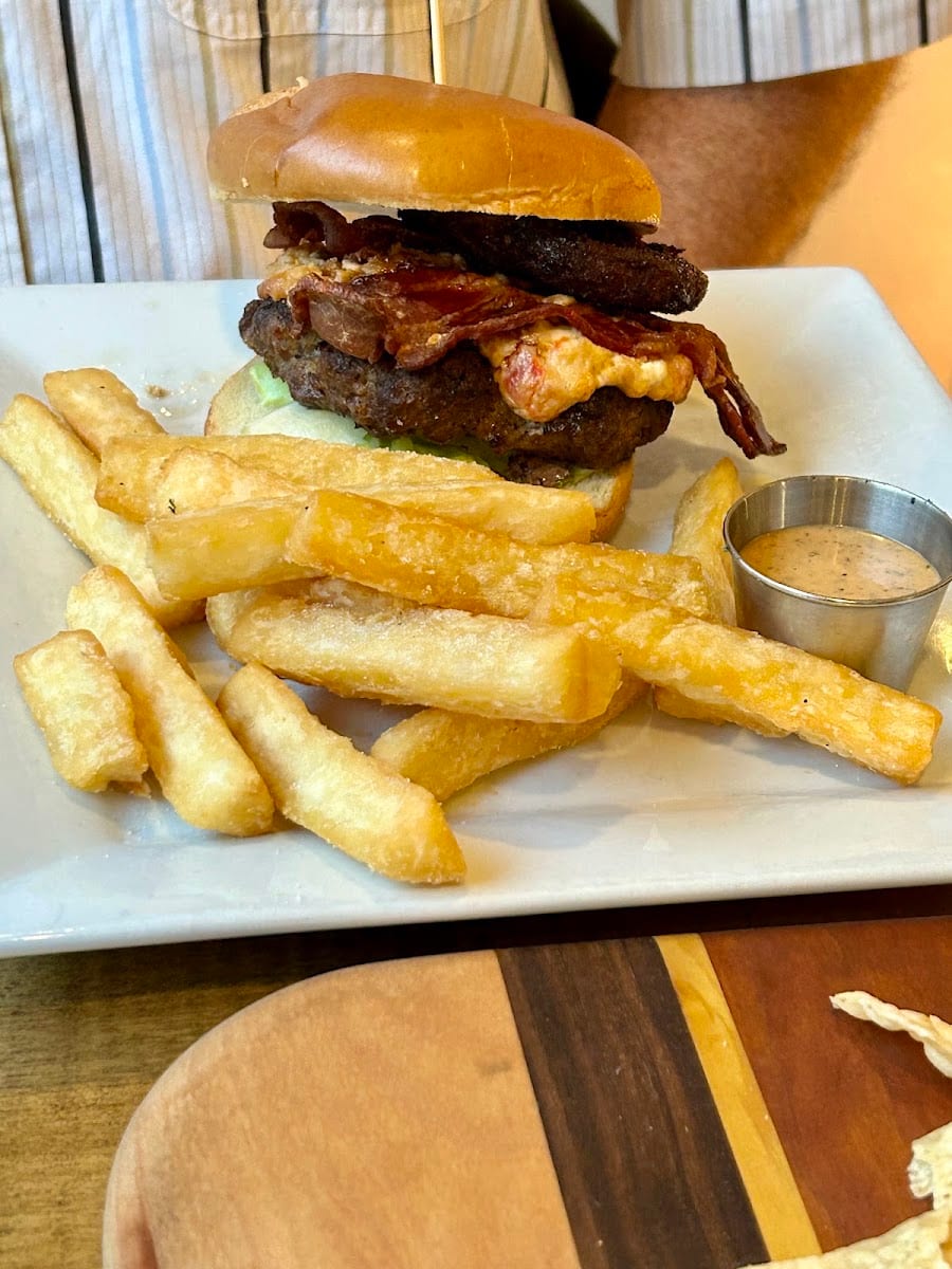 Penton’s Bistro & The King Bleu Corner Bar, photo 2