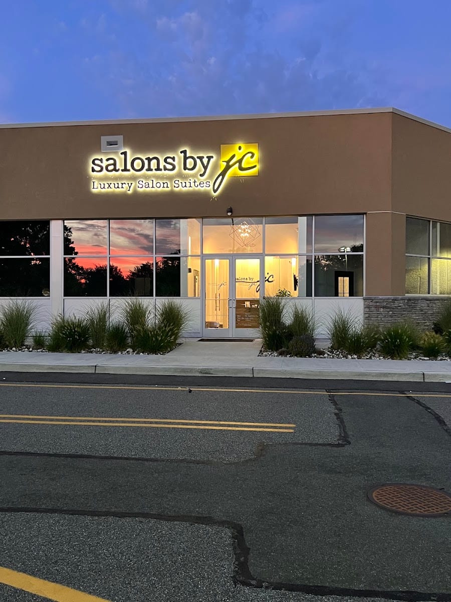 Lusso Salon Studio