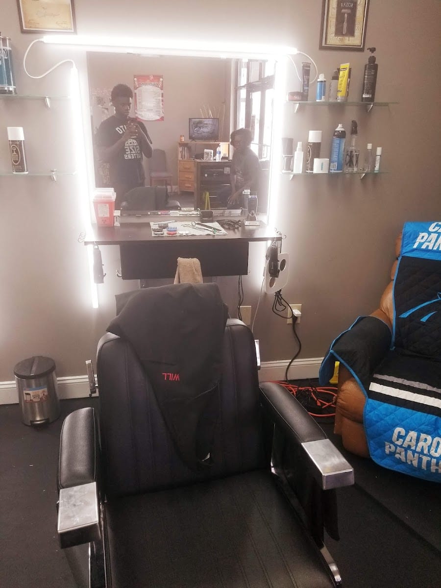 CHOPPIN' BLADEZ BARBER SHOP, photo 3