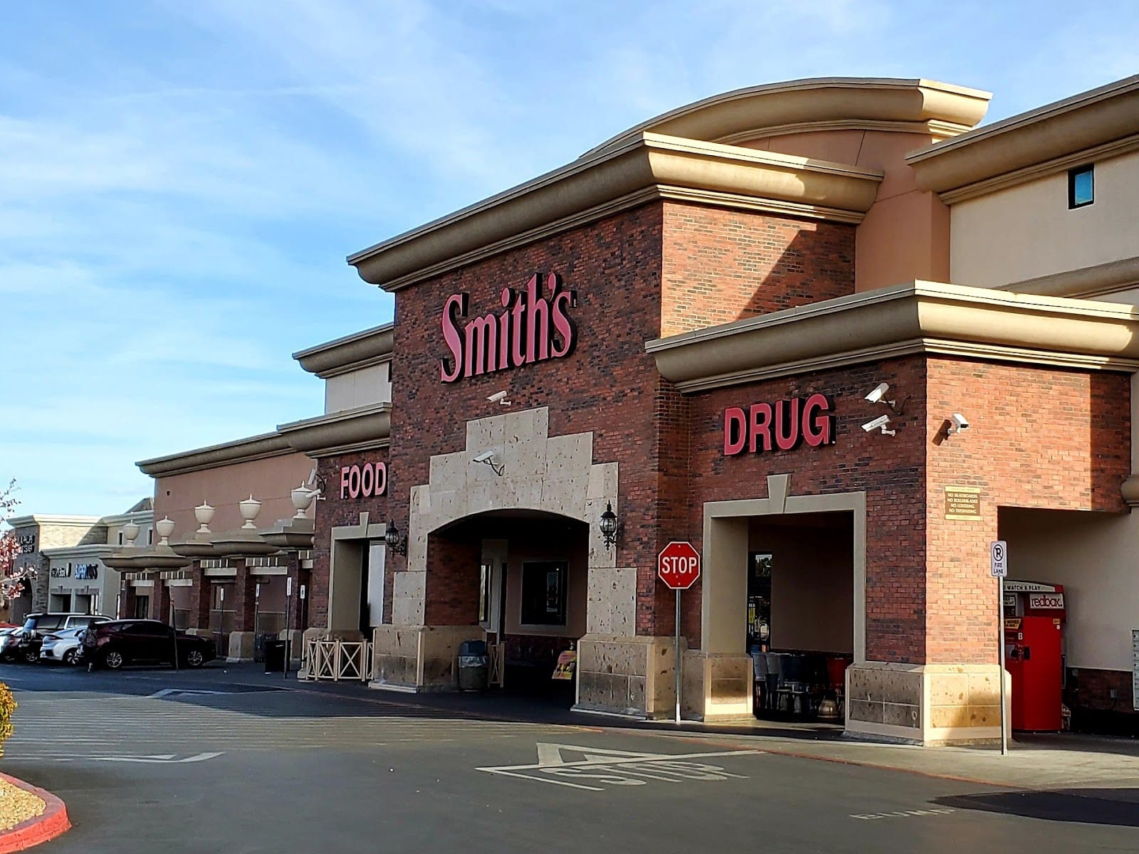 Smith's, photo 2