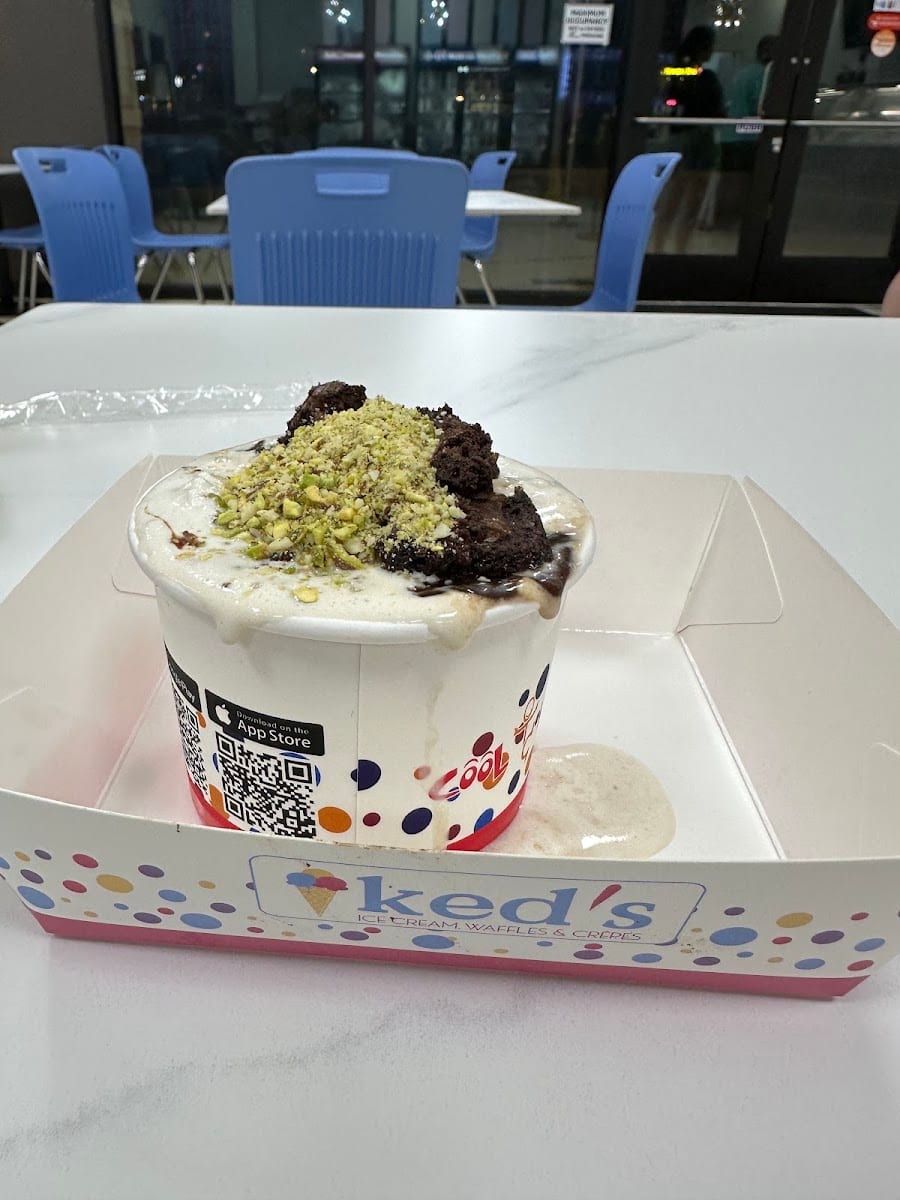 Ked's Ice Cream Waffles & Crepes - Castlehills, photo 4