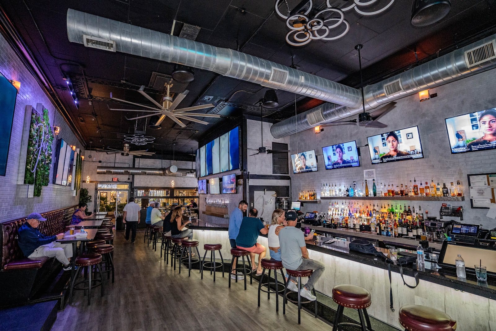 Joe's On Main, photo 4