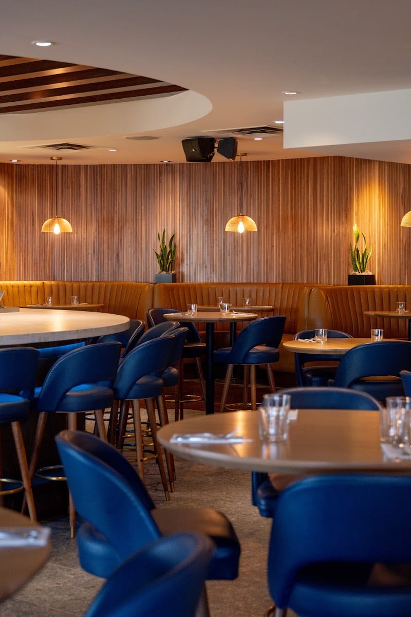 Earls Kitchen + Bar, photo 2