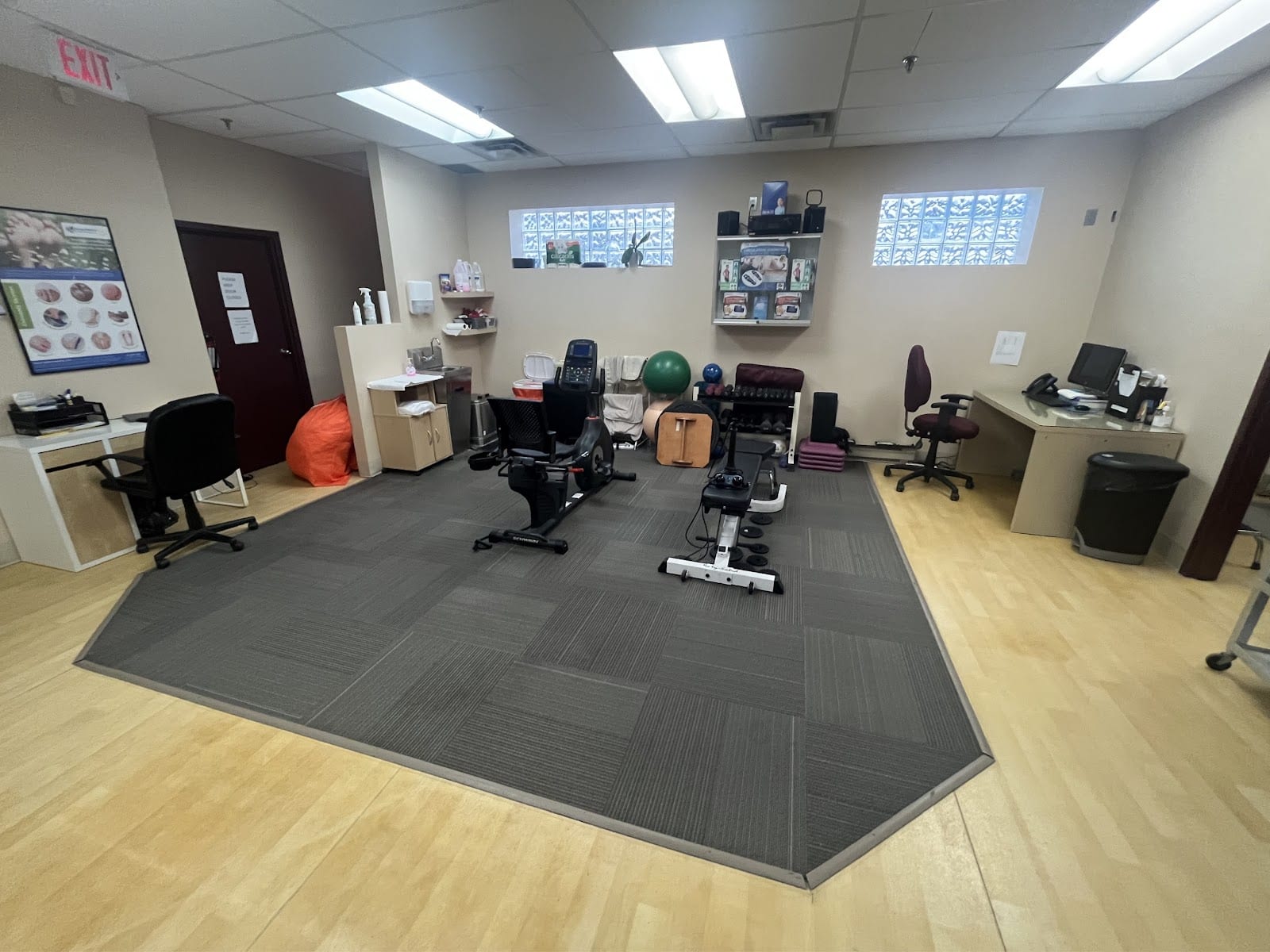 Helping Hands Physiotherapy & Massage Richmond Hill, photo 4
