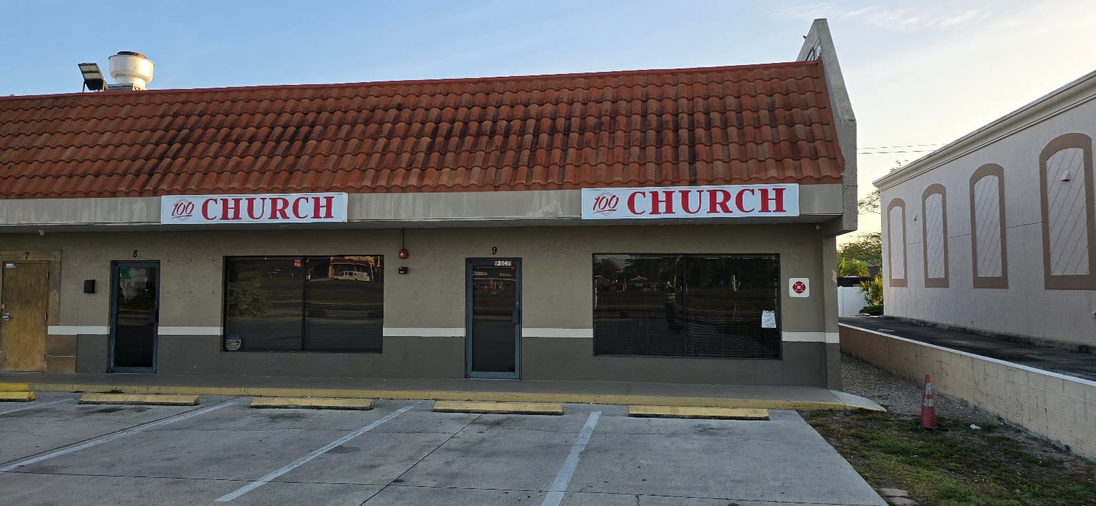 100 Church, photo 3