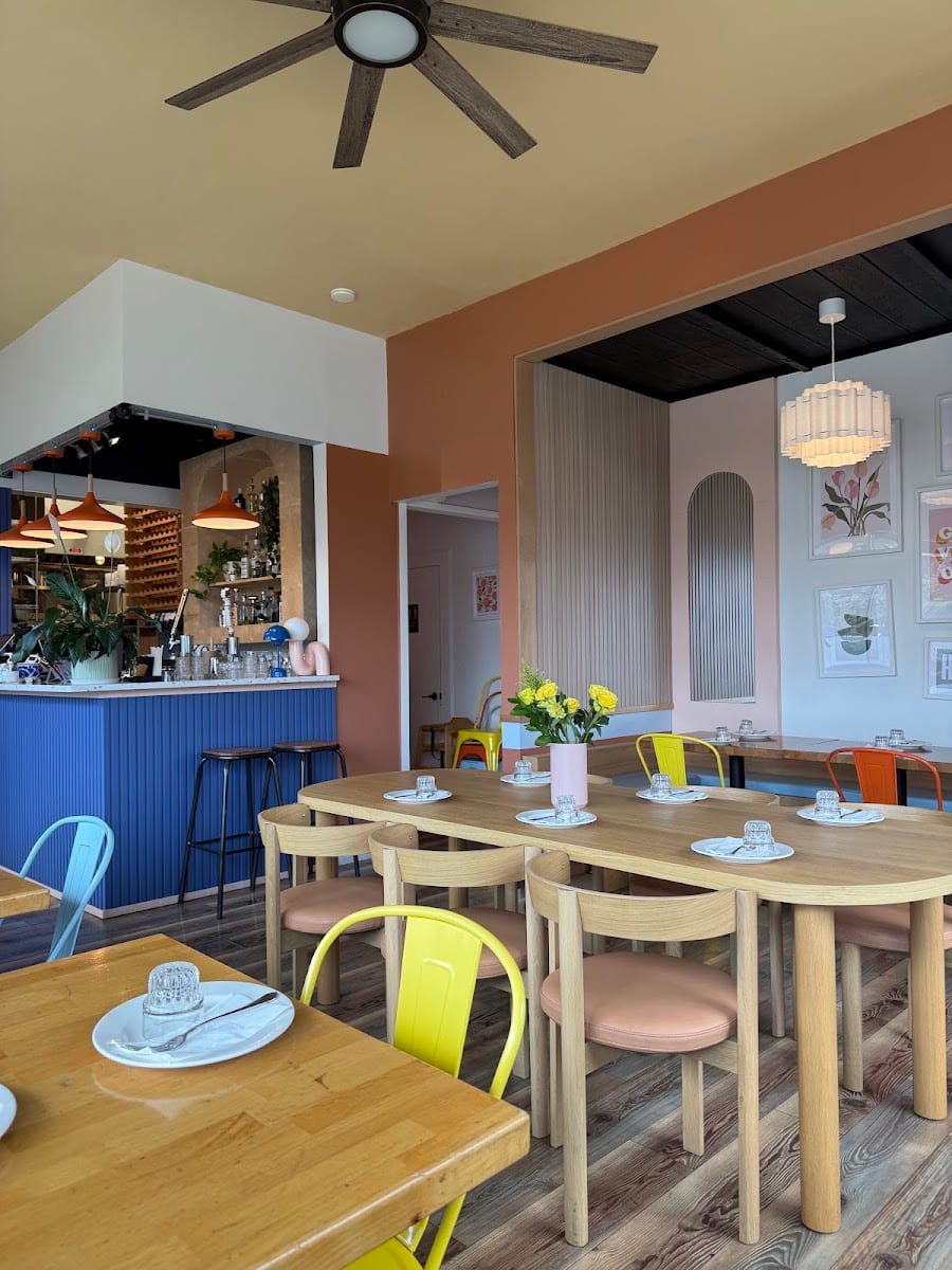 Giving Cafe & Bistro (Thai Restaurant)