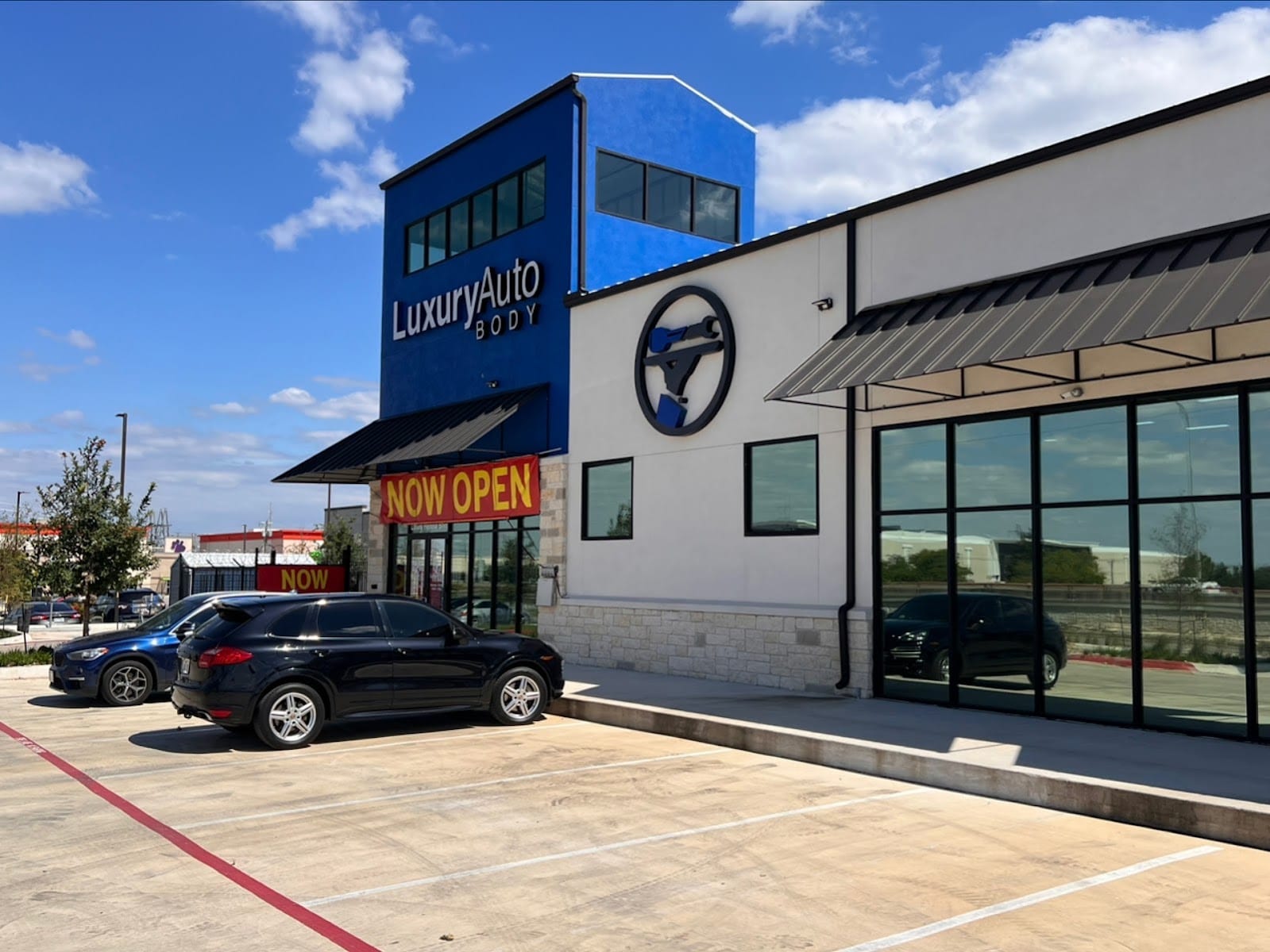 Luxury Auto Body - Round Rock