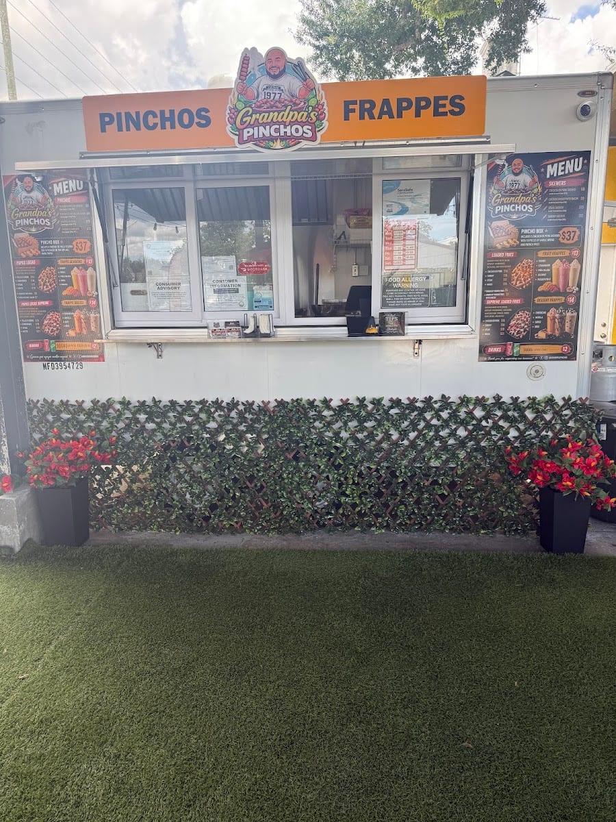The Food Trucks Plaza, photo 2