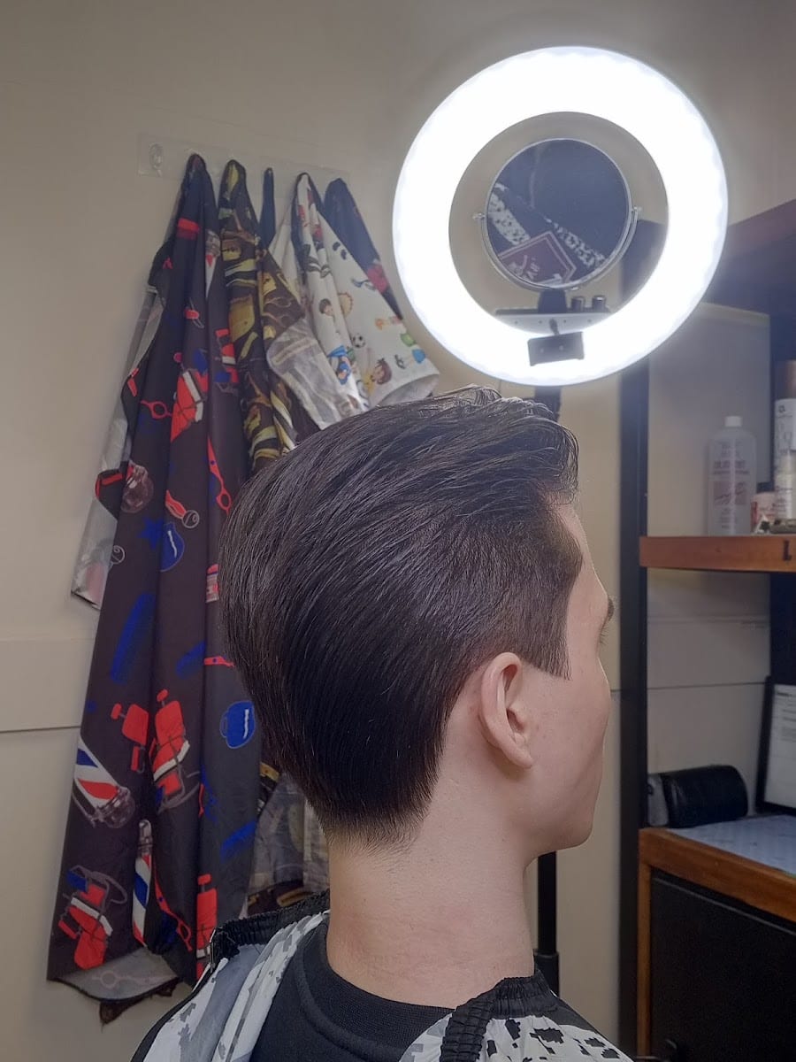 Adam Barber Shop, photo 2