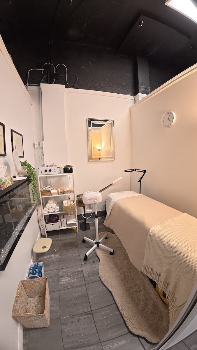 Sim's Beauty Studio
