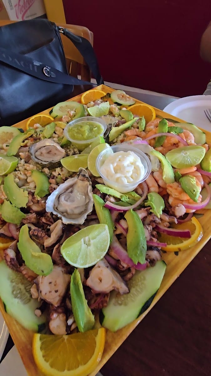 Mariscos El Mariachi, photo 2