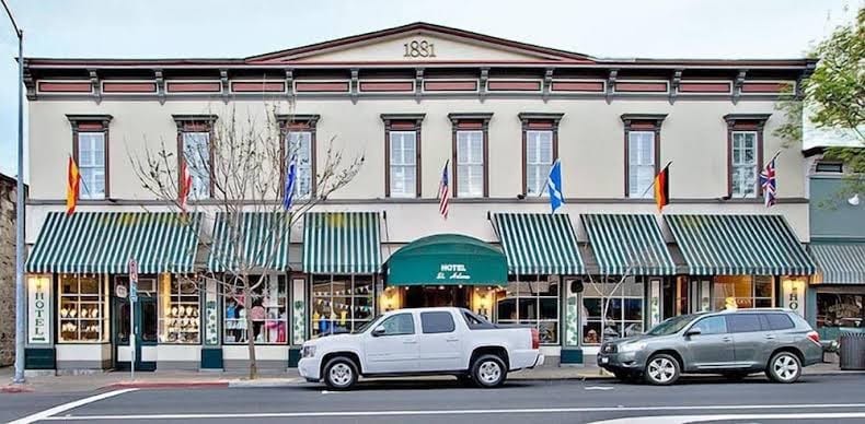 Inn St. Helena