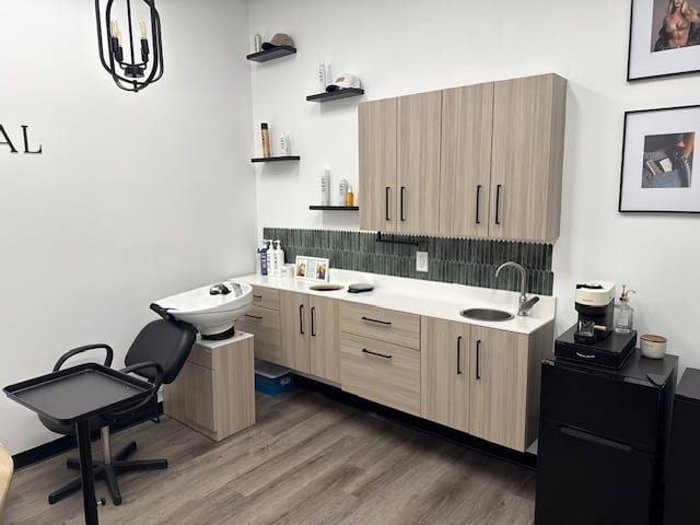 Sola Salons