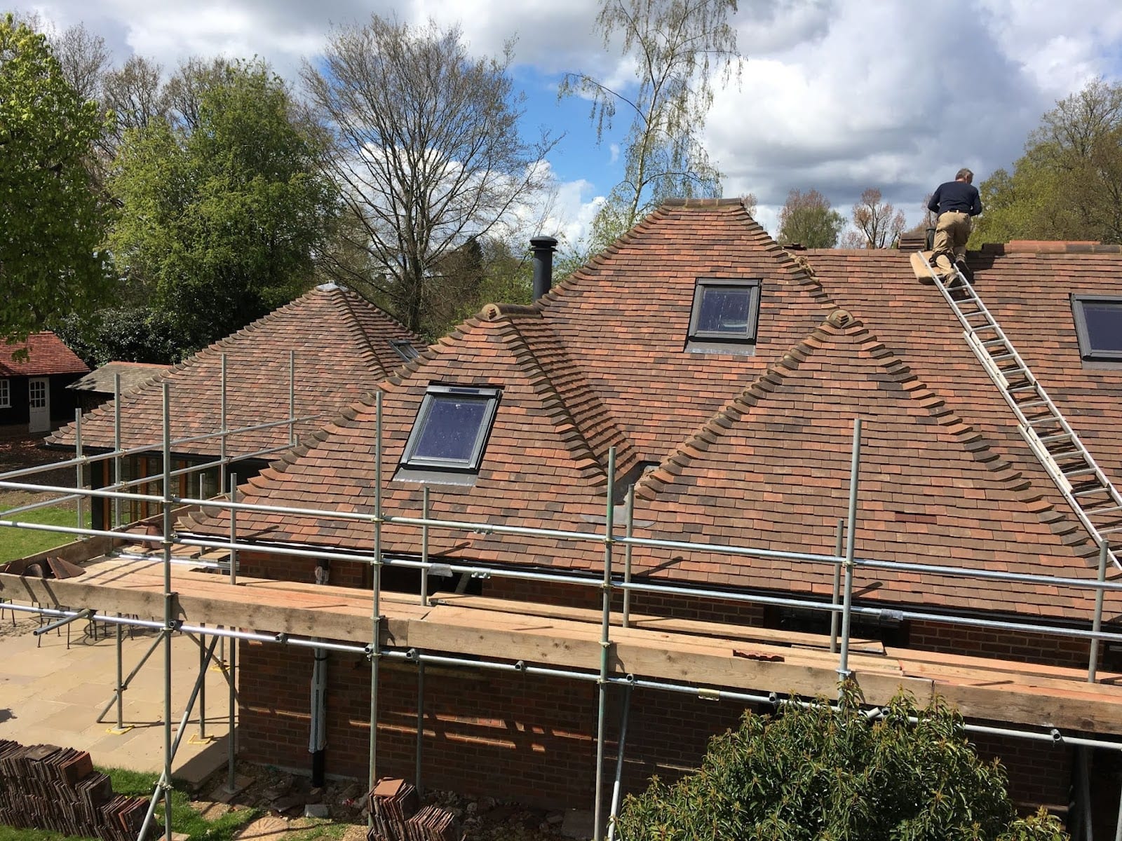 HOLMES ROOFING