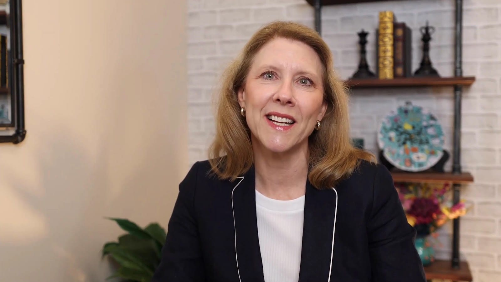 Theresa Krakauer, Russ Lyon Sotheby's International Realty, Realtor, photo 3